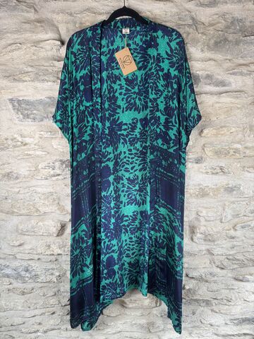 SALE,//,LONG,KIMONO,STYLE,JACKET,ONE,SIZE,UK10,to,28:,green,,blue,,floral,green, blue, floral, Kimono, style, jacket, curvy, plus, size, on, the, verge