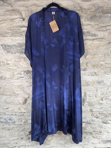 SALE,//,LONG,KIMONO,STYLE,JACKET,ONE,SIZE,UK10,to,28:,navy,blue,,white,,abstract,navy blue, white, abstract, Kimono, style, jacket, curvy, plus, size, on, the, verge