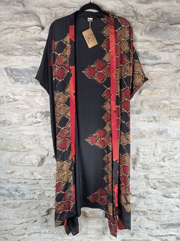 SALE,//,LONG,KIMONO,STYLE,JACKET,ONE,SIZE,UK10,to,28:,black,,gold,,red,,abstract,black, gold, red, abstract, Kimono, style, jacket, curvy, plus, size, on, the, verge