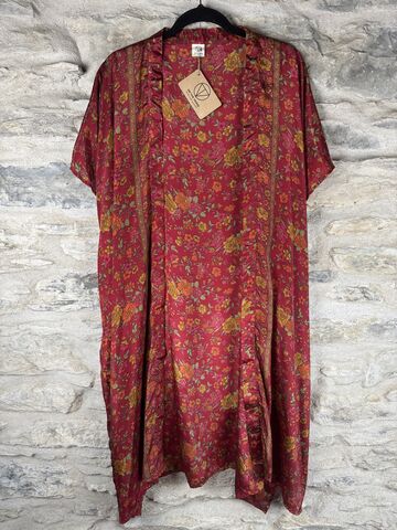 SALE,//,SHORTER,LONG,KIMONO,STYLE,JACKET,ONE,SIZE,UK10,to,28:,raspberry,pink,,floral,Pink, floral, long, Kimono, style, jacket, curvy, plus, size, on, the, verge