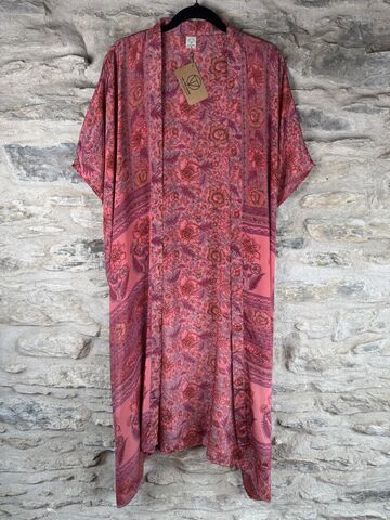 SALE,//,LONG,KIMONO,STYLE,JACKET,ONE,SIZE,UK10,to,28:,sweet,pink,,floral,sweet pink, floral, Kimono, style, jacket, curvy, plus, size, on, the, verge