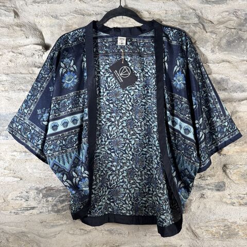 PETITE,KIMONO,STYLE,JACKET,UK8,to,UK12:,denim,blue,,floral,Blue, floral, Petite, Kimono, style, jacket, handmade, ireland 