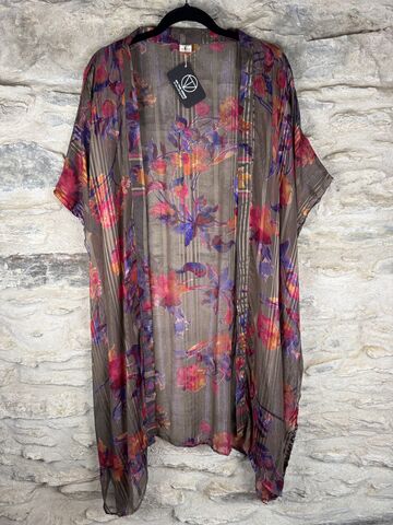 SHORTER,LONG,KIMONO,STYLE,JACKET,ONE,SIZE,UK10,to,28:,light,brown,,pink,,purple,,gold,threads,Light brown, floral, long, Kimono, style, jacket, curvy, plus, size, on, the, verge