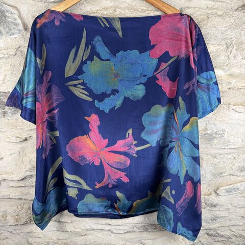FREEDOM,TOP,ONE,SIZE,UK,12,to,20:,blue,,floral,Blue, floral, freedom, top, on, the verge, polyester, uk, 8, 10, 12, 14 