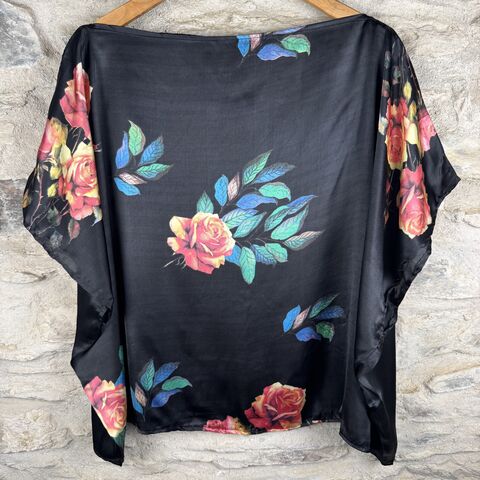 FREEDOM,TOP,ONE,SIZE,UK,12,to,20:,black,with,blue,and,pink,flowers,Black, floral, freedom, top, on, the verge, polyester, uk, 12,14,16,18,20 