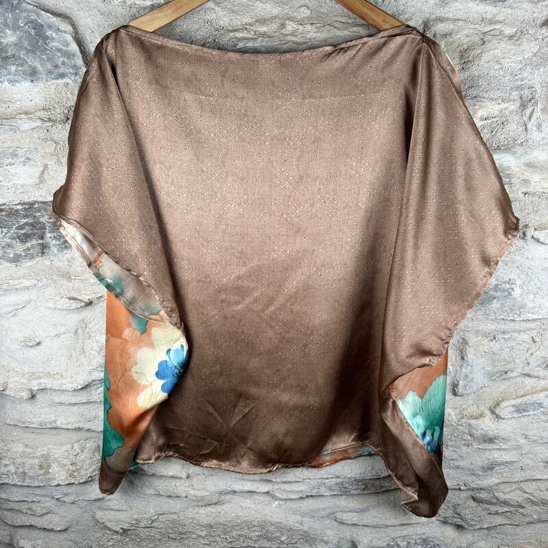 FREEDOM TOP ONE SIZE UK 12 to 20: super chic salmon blue and real, floral - product images  of 