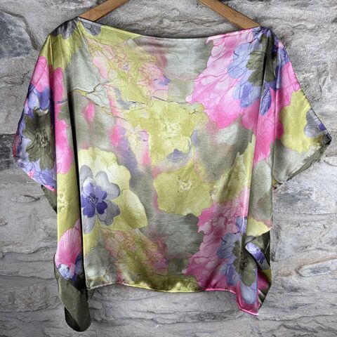 FREEDOM,TOP,ONE,SIZE,UK,12,to,20:,super,chic,lime,,lavender,and,pink,,floral,Lime, lavender, pink, floral, freedom, top, on, the verge, polyester, uk, 12,14,16,18,20 