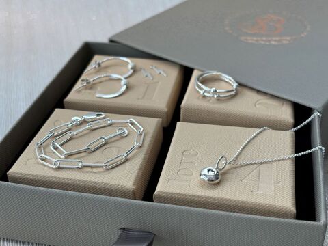 Classic,Gift,Box,-,4,bestsellers,Christmas gift box, jewellery gift box, jewellery gift collection, jewellery advent calendar