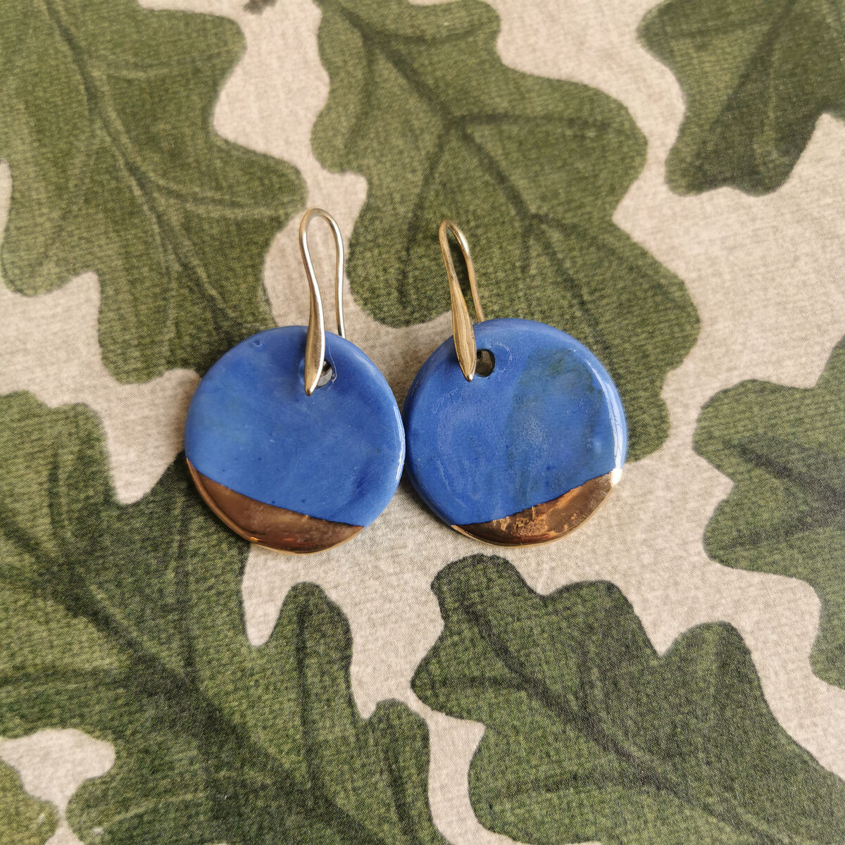 Porcelain round earrings with 24k gold cluster - Deep blue - By Rania Makhlouf - product image