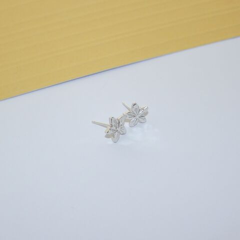 Silver,flower,stud,earrings,Floral designed jewellery, handmade jewellery U.K., sterling silver jewellery, starburst design, one off jewellery designs, earrings, silver ear studs, gift boxed