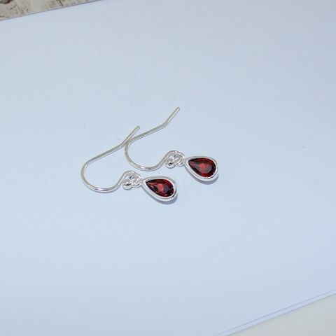 Sterling,silver,Garnet,drop,earrings,Handmade silver jewellery U.K., Garnet gemstone jewellery, Gemstone earrings, Garnet earrings, red gemstones, handmade U.K., gift boxed