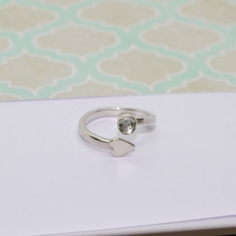 Silver,wrap,around,Amethyst,Heart,ring,Wrap around silver ring, green Amethyst jewellery, Amethyst ring, heart jewellery, heart shaped rings, gift wrapped