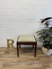 Stag,Minstrel,Dressing,Stool,–,Original,1994