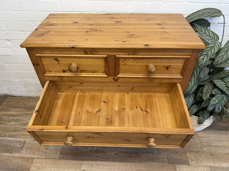 Pinetum “Roman” 2+2 Chest of Drawers in Solid Pine – Victorian Lacquer Finish (c.1990s) - product images  of 
