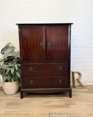 Stag,Minstrel,Linen,Press,/,Cupboard,–,Original,Mahogany,Finish,Mid,Century,British,Stag Minstrel Linen Press / Cupboard – Original Mahogany Finish – Mid Century British