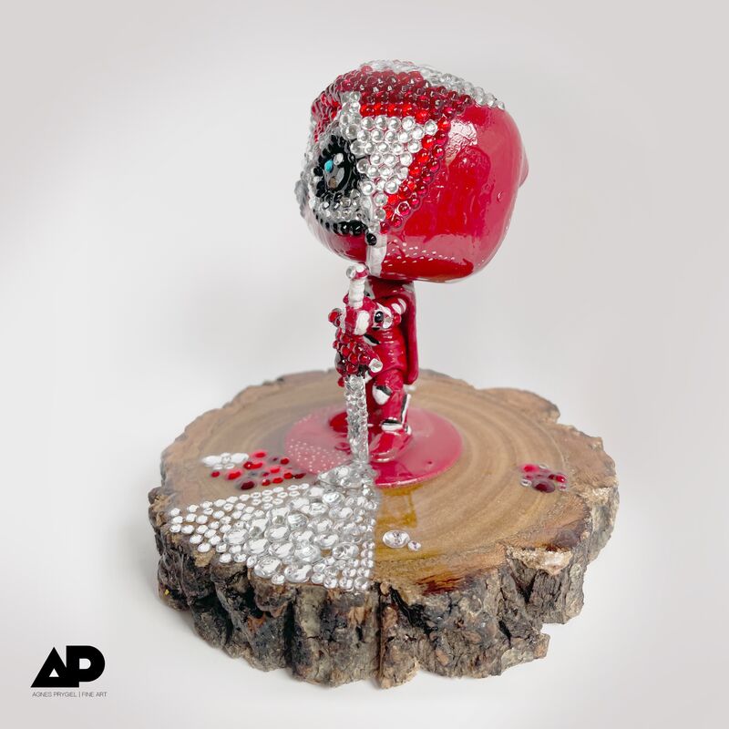 Diamanté Defender Physical FIGURINE - product image  