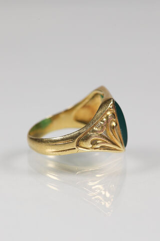 Art Nouveau 18ct Green Agate Signet Ring - product images  of 