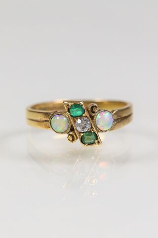 Edwardian,18ct,Opal,,Diamond,&,Emerald,Ring