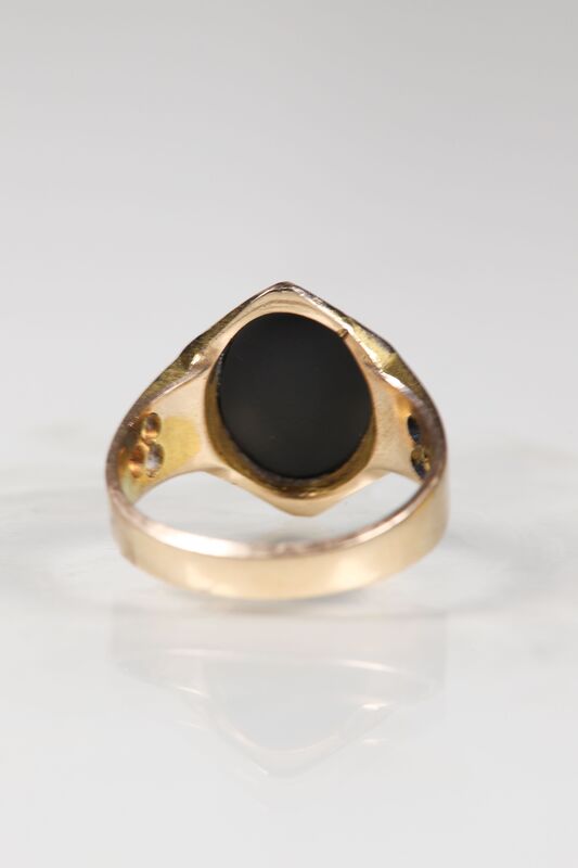 Victorian 15ct Agate Shield Ring - product images  of 