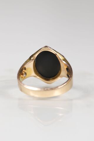 Victorian 15ct Agate Shield Ring - product images  of 