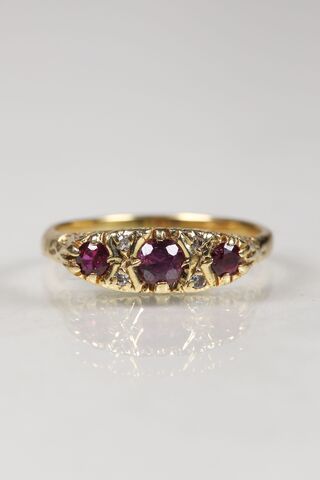 Vintage,18ct,Ruby,&,Diamond,Half,Eternity,Ring