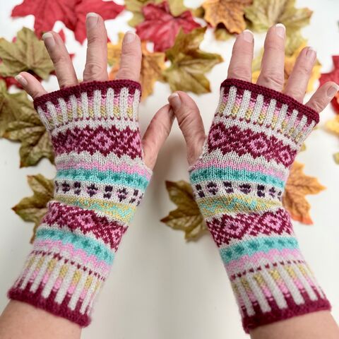 Hand,Knitted,Fair,Isle,Wrist,Warmers