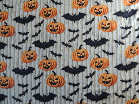 LAST,CALL,Stitched,Pumpkins,and,Bats,Bamboo,Jersey,Tshirt