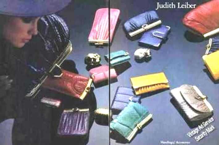 Vintage - JUDITH LEIBER - Red Karung - SNAKE SKIN - Wallet - 80s-90s - Rare - - product images  of 