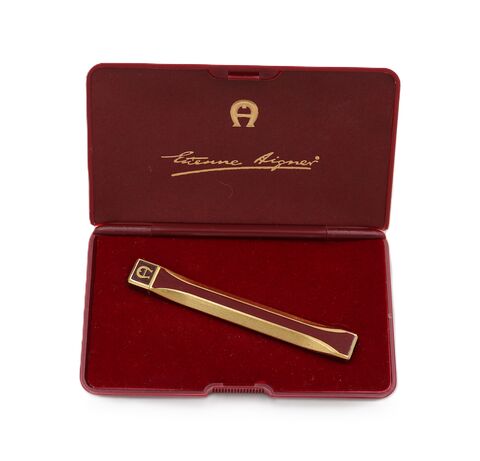 Vintage,-,ETIENNE,AIGNER,Boxed,Maroon,Enamel,Gold,Toned,Stick,Lighter,50-60s,Mid,Century,Etienne Aigner, stick lighter, vintage lighter, gold, maroon, box, mid century, 60s-50s, metal, enamel