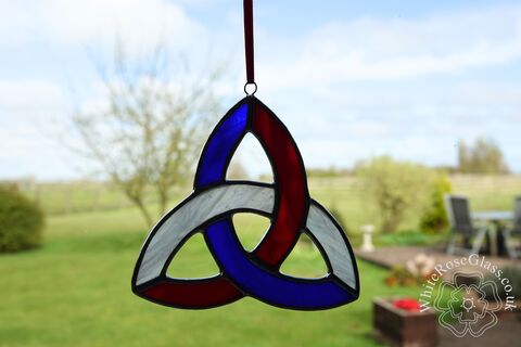 Celtic,Knot/Triquetra,-,Red,,White,+,Blue,Suncatcher, Gift, Home Decoration, Celtic Knot