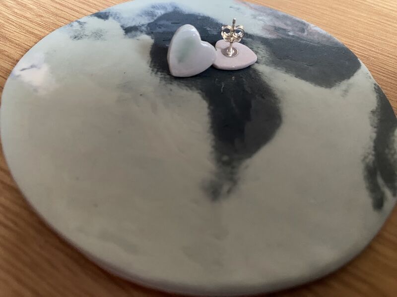 Heart stud earrings - product image