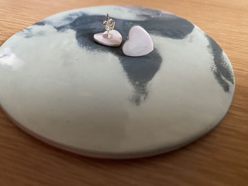 Heart stud earrings - product image