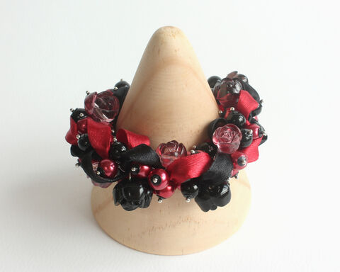 Black Red Rose Cluster Bracelet Earrings Set - product images  of 