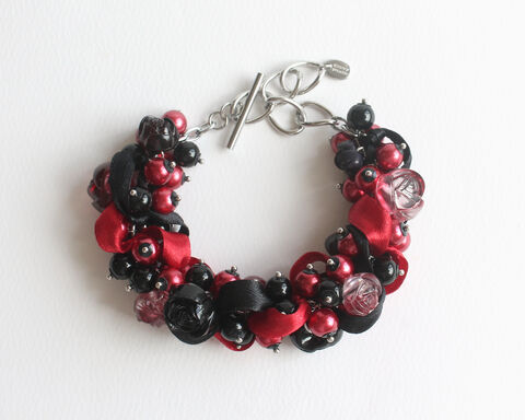 Black Red Rose Cluster Bracelet Earrings Set - product images  of 
