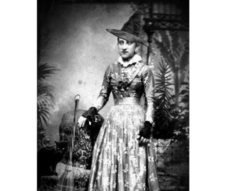 Creepy,Witch,Photo,Haunted,Vintage,Printable,Horror,Wall,Art,Halloween,Scary,Instant,Download,altered_art,scrapbooking_image,gothic_printable,halloween_printable,creepy_photograph,haunted_photo,halloween_art,wall_art_printable,halloween_print,witch_printable,witch_vintage_photo,vintage_creepy_photo