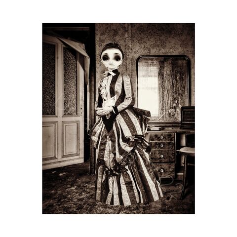 Victorian,Creepy,Photo,Printable,Portrait,Horror,Wall,Art,Vintage,Halloween,Woman,Ghost,Instant,Download,vintage_photo,gothic_printable,halloween_printable,ghost_photo,creepy_photograph,horror_portrait,horror_wall_art,weird_photo,post_mortem,victorian_photograph,creepy_photo,halloween_art