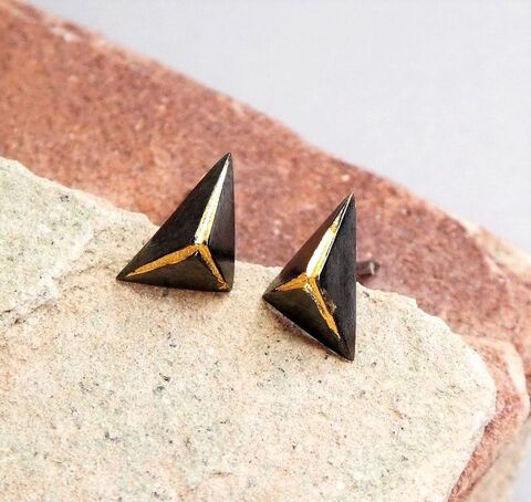 Sterling,Silver,3D,Pyramid,Tiny,Stud,Earrings,in,Black,and,Gold,Sterling Silver 3D Pyramid Tiny Stud Earrings in Black and Gold